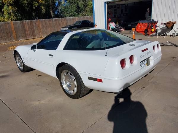 Chevrolet-Corvette-1995-White-Black-6