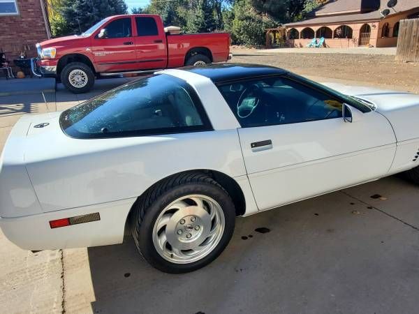 Chevrolet-Corvette-1995-White-Black-7