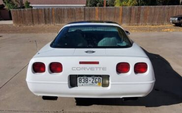 Chevrolet-Corvette-1995-White-Black-8