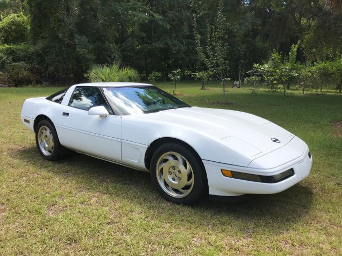 Chevrolet-Corvette-1995-White-Black