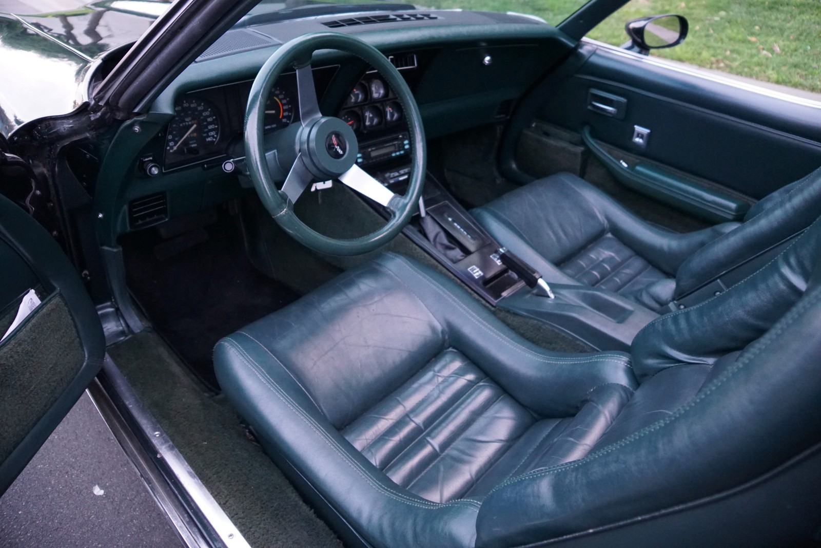 Chevrolet-Corvette-350-V8-Coupe-1979-21