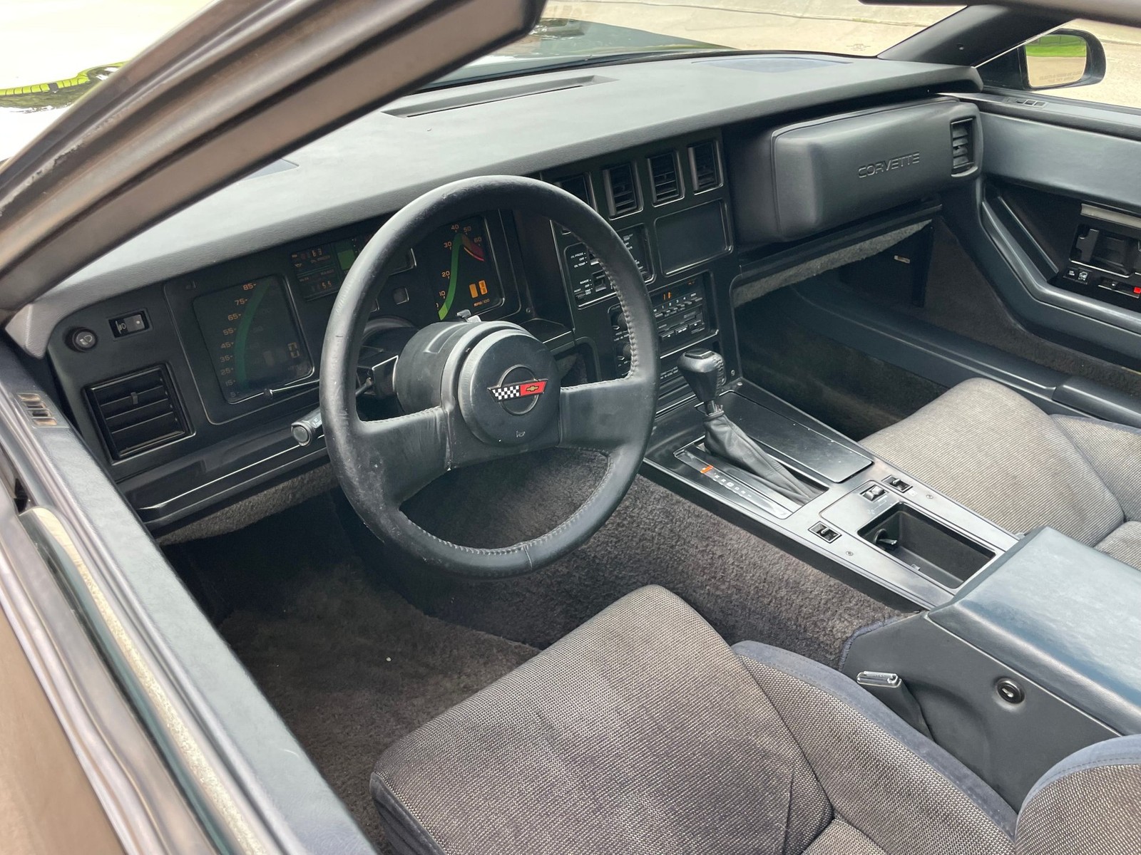 Chevrolet-Corvette-C4-Coupe-1984-13