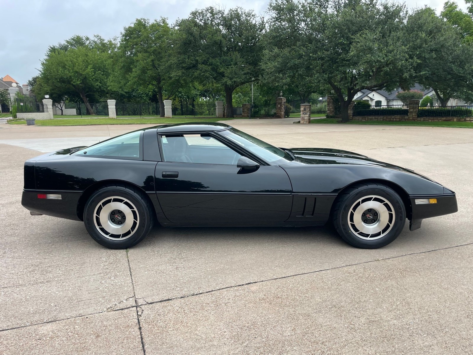 Chevrolet-Corvette-C4-Coupe-1984-21