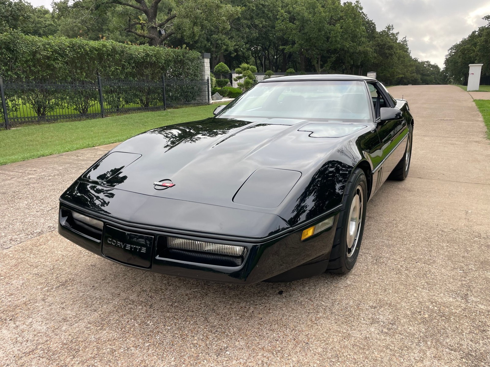 Chevrolet-Corvette-C4-Coupe-1984-4