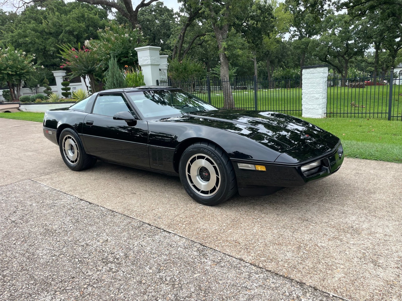 Chevrolet-Corvette-C4-Coupe-1984-6