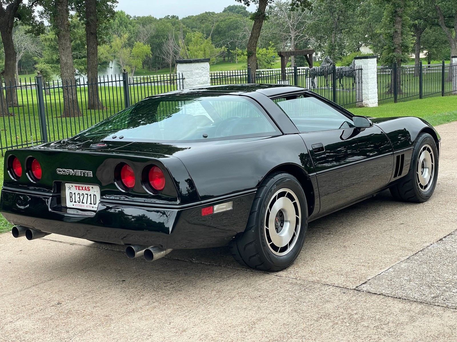 Chevrolet-Corvette-C4-Coupe-1984-8
