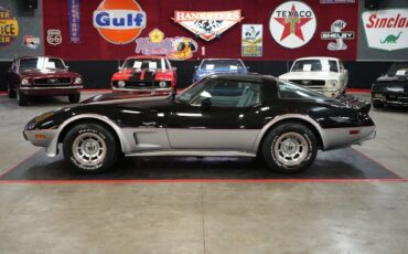Chevrolet-Corvette-Indianapolis-500-Pace-Car-Edition-1978-Coupe-2