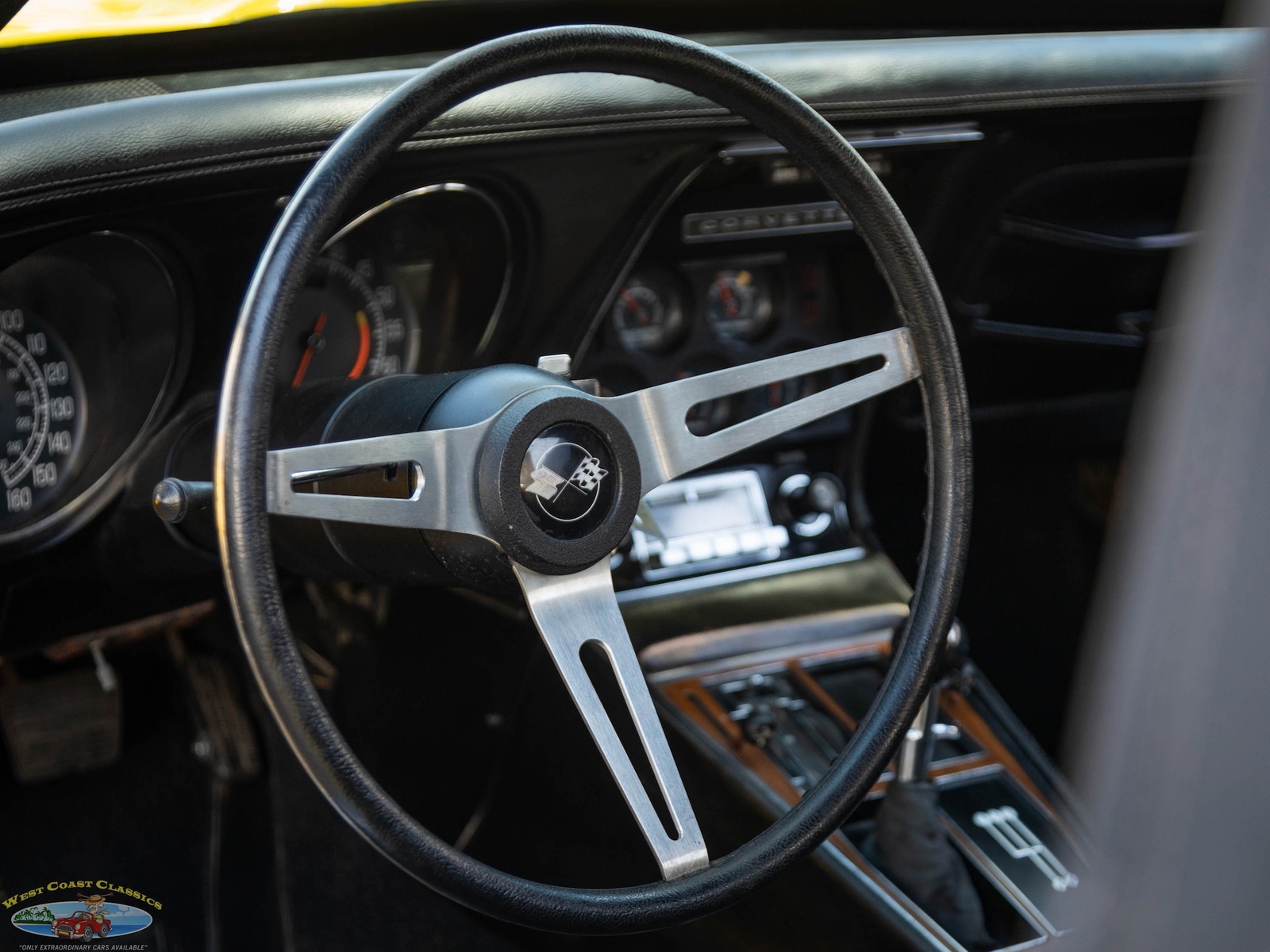 Chevrolet-Corvette-L48-1975-2-Door-Convertible-32