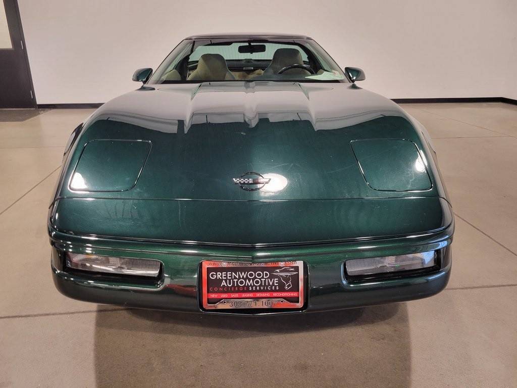 Chevrolet-Corvette-base-1995-green-1