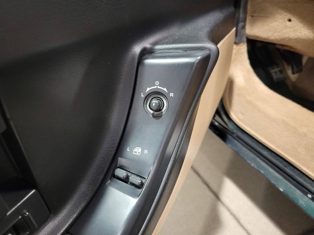 Chevrolet-Corvette-base-1995-green-15