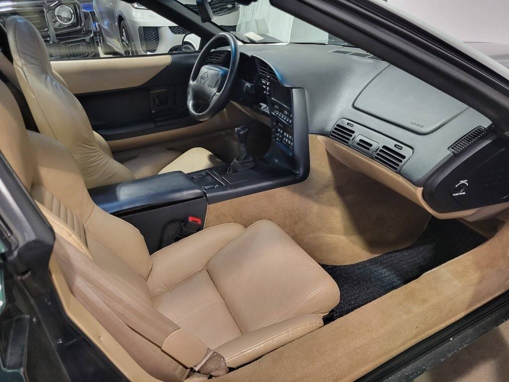 Chevrolet-Corvette-base-1995-green-16