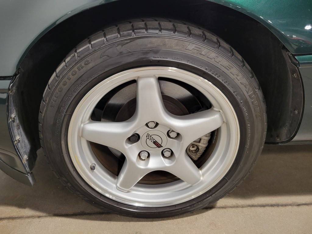 Chevrolet-Corvette-base-1995-green-22