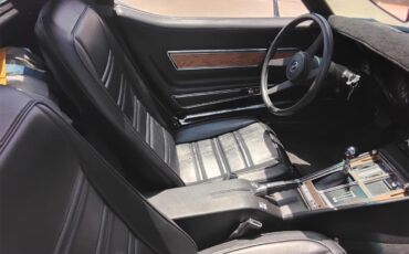 Chevrolet-Corvette-c3-collectors-edition-1976-Lemans-Blue-Black-7