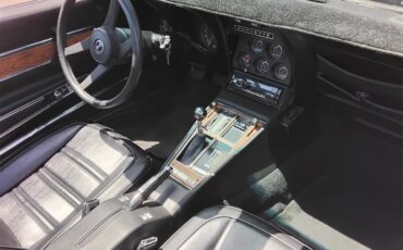 Chevrolet-Corvette-c3-collectors-edition-1976-Lemans-Blue-Black-8