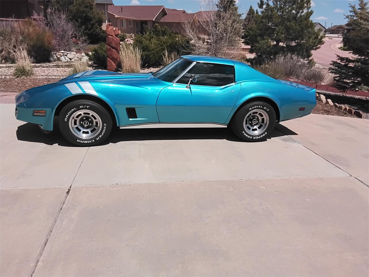 Chevrolet-Corvette-c3-collectors-edition-1976-Lemans-Blue-Black