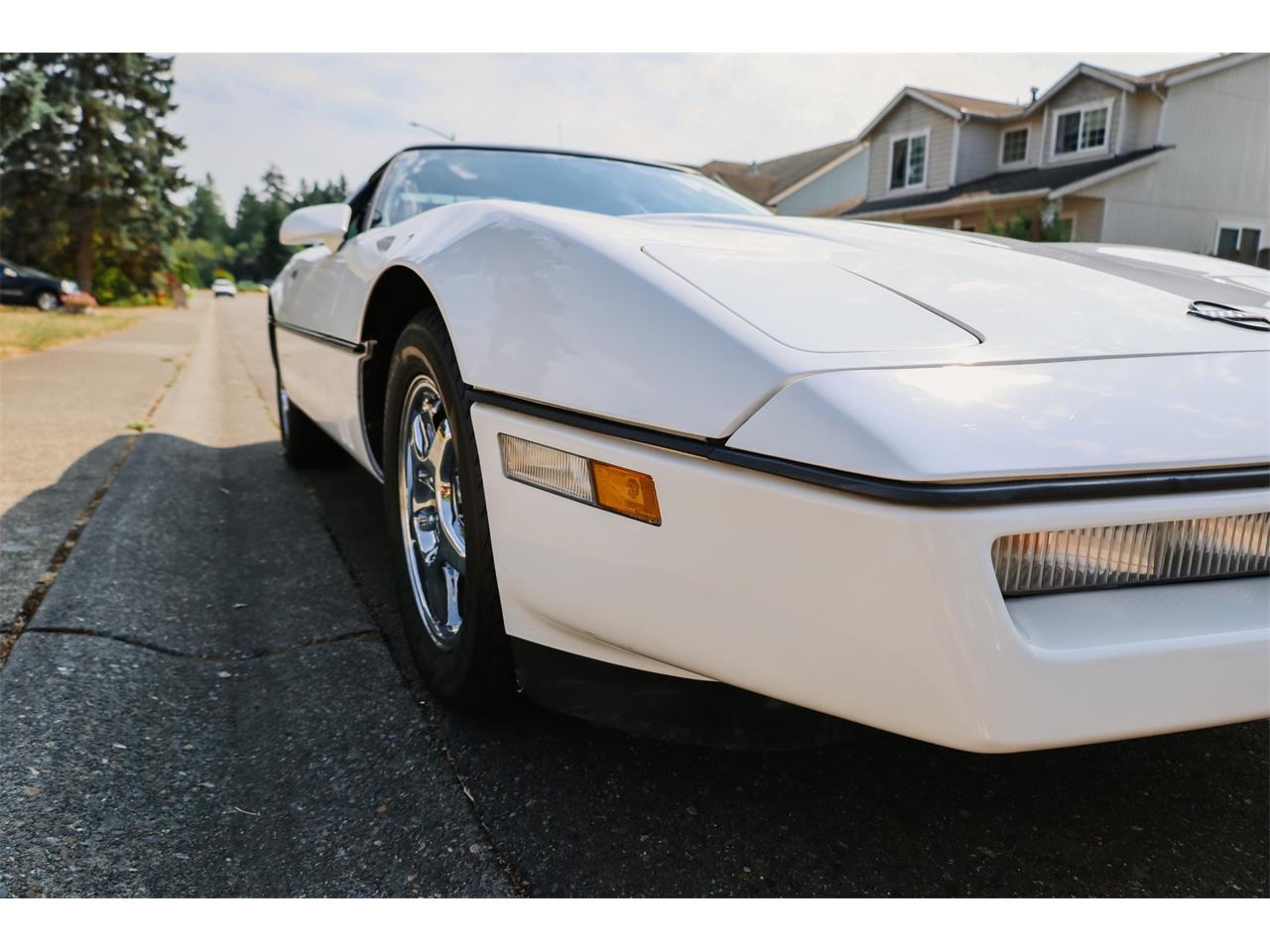 Chevrolet-Corvette-c4-1985-White-Red-14