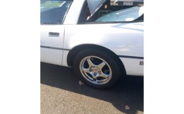 Chevrolet-Corvette-c4-1985-White-Red-17