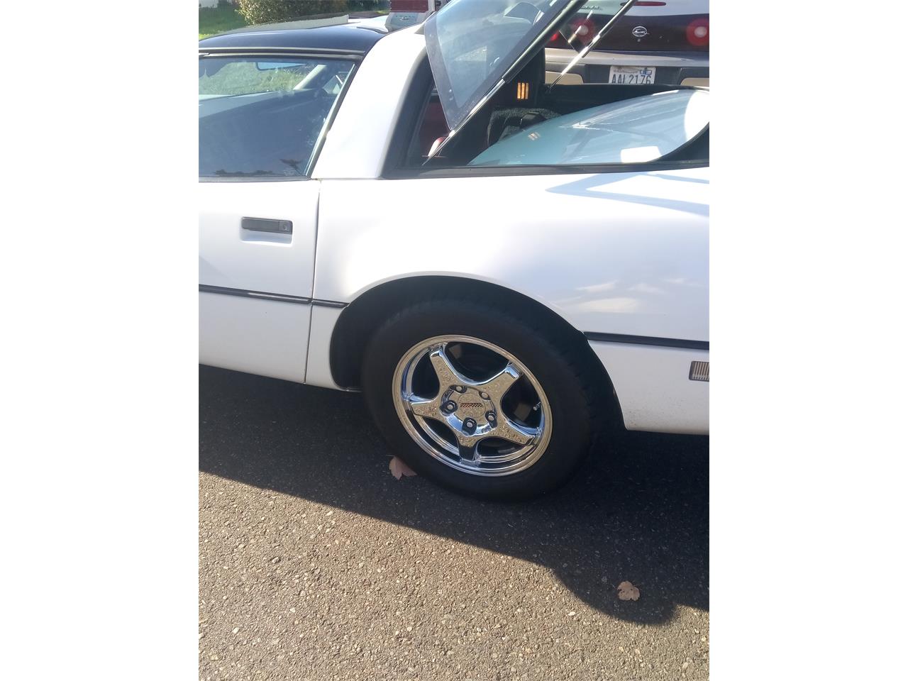 Chevrolet-Corvette-c4-1985-White-Red-17