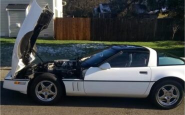 Chevrolet-Corvette-c4-1985-White-Red-2
