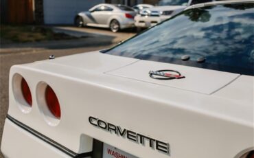 Chevrolet-Corvette-c4-1985-White-Red