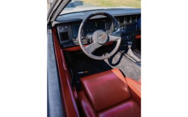 Chevrolet-Corvette-c4-1985-White-Red-7