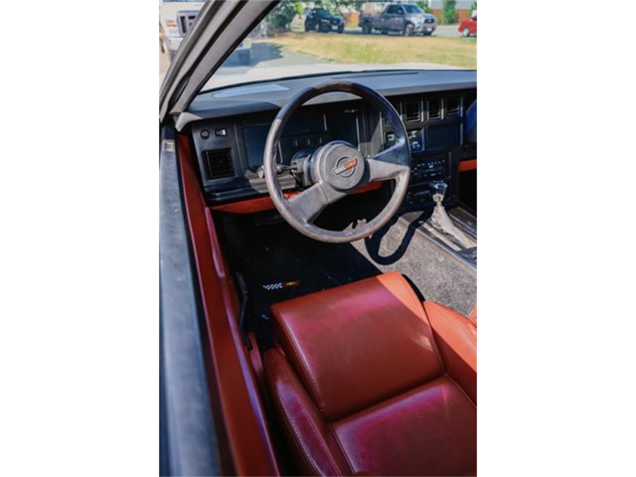 Chevrolet-Corvette-c4-1985-White-Red-7
