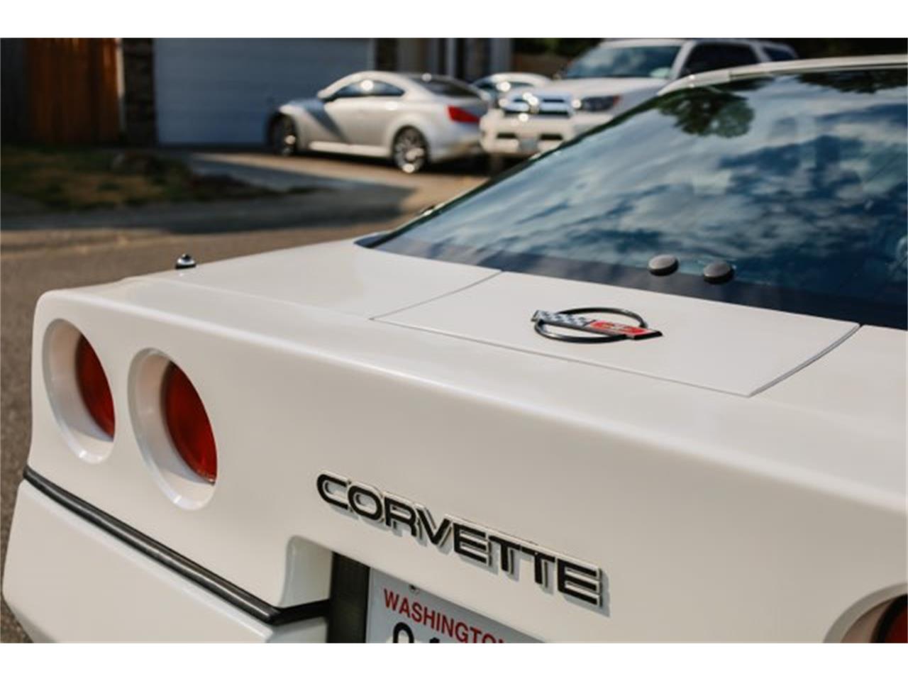 Chevrolet-Corvette-c4-1985-White-Red