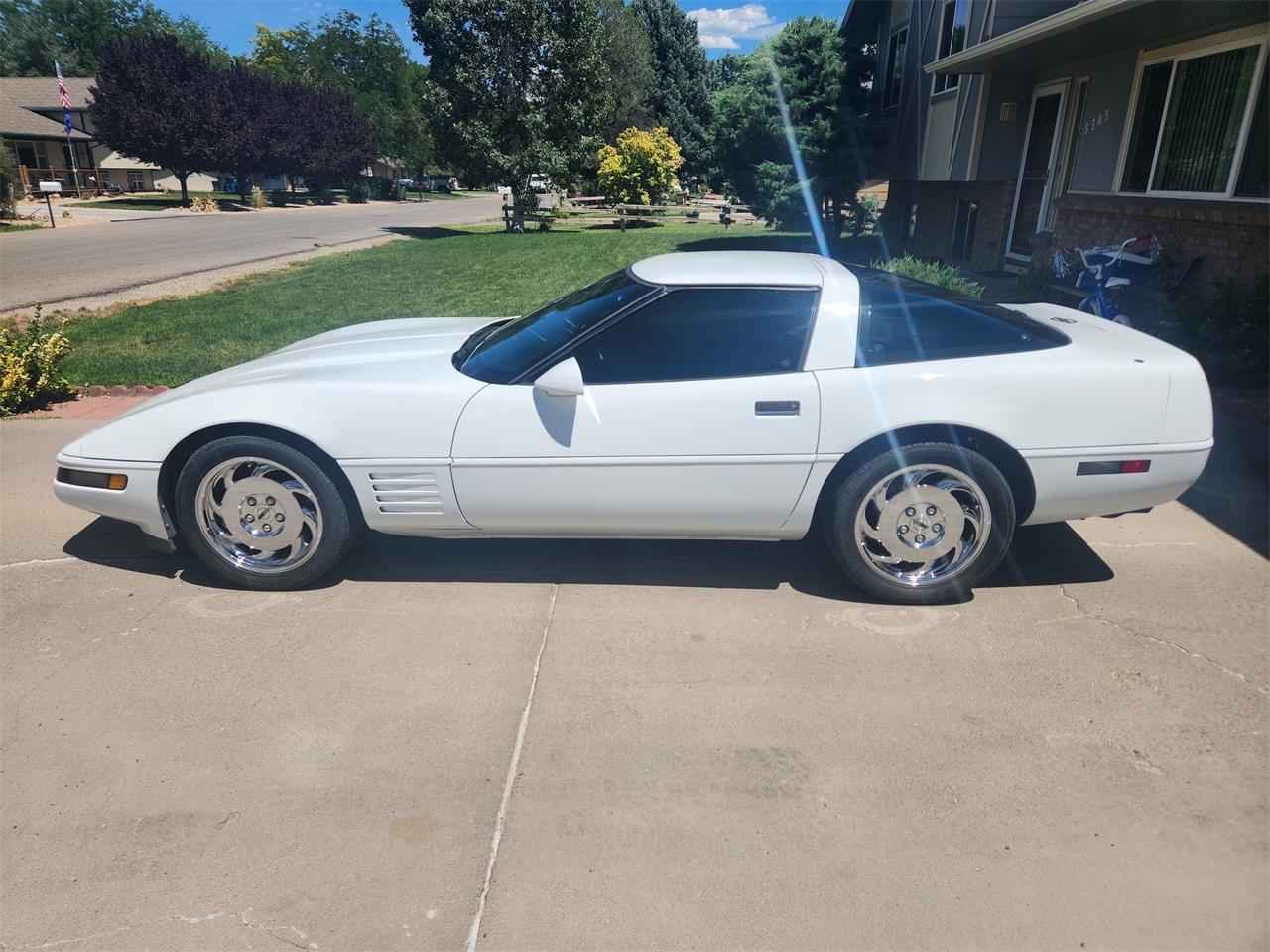 Chevrolet-Corvette-c4-1994-White-BlackTan-10