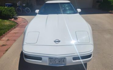 Chevrolet-Corvette-c4-1994-White-BlackTan-2