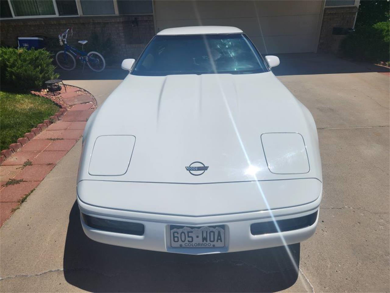 Chevrolet-Corvette-c4-1994-White-BlackTan-2