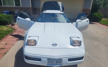 Chevrolet-Corvette-c4-1994-White-BlackTan-3