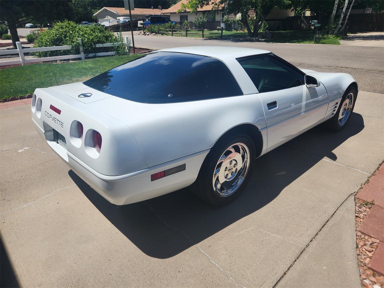 Chevrolet-Corvette-c4-1994-White-BlackTan-6