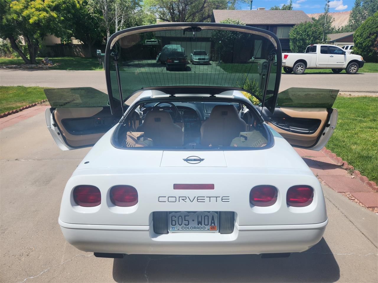 Chevrolet-Corvette-c4-1994-White-BlackTan