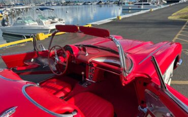 Chevrolet-Corvette-convertible-1960-red-11