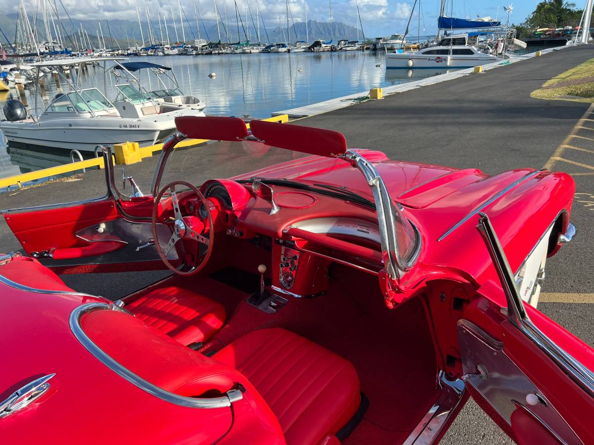 Chevrolet-Corvette-convertible-1960-red-11