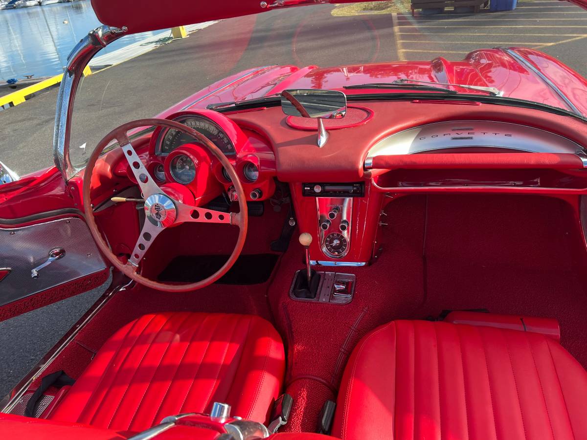 Chevrolet-Corvette-convertible-1960-red-12