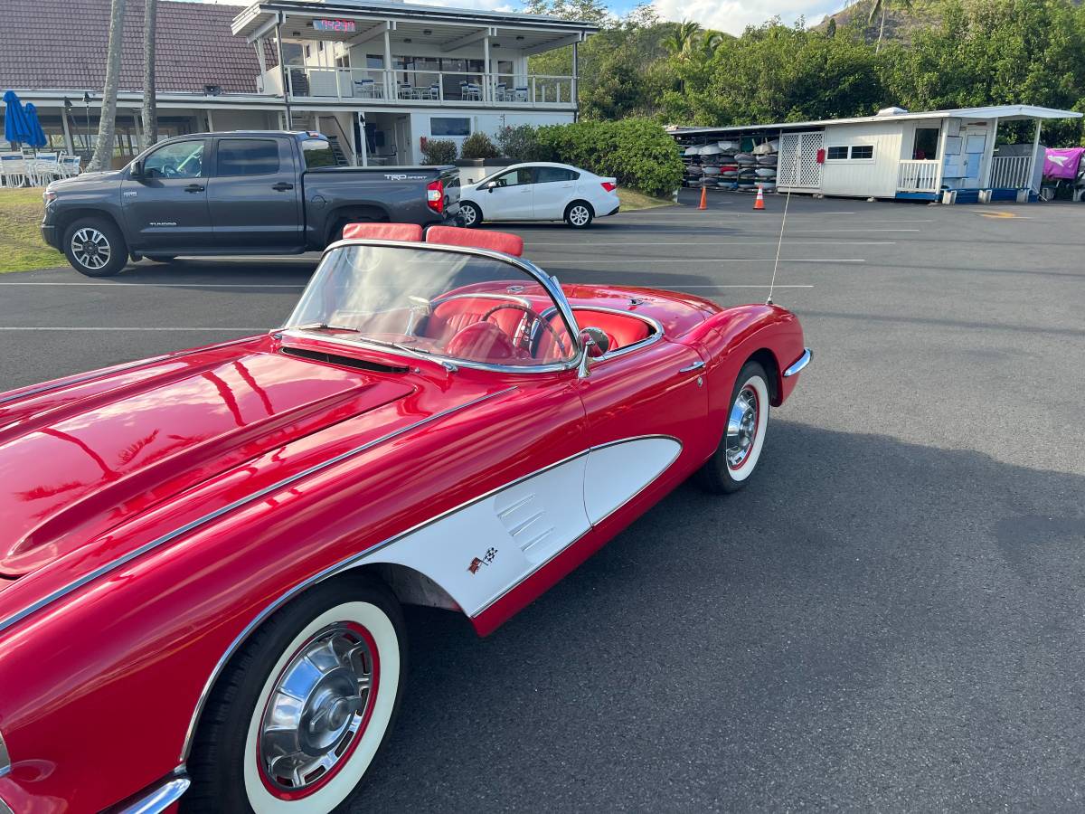 Chevrolet-Corvette-convertible-1960-red-3