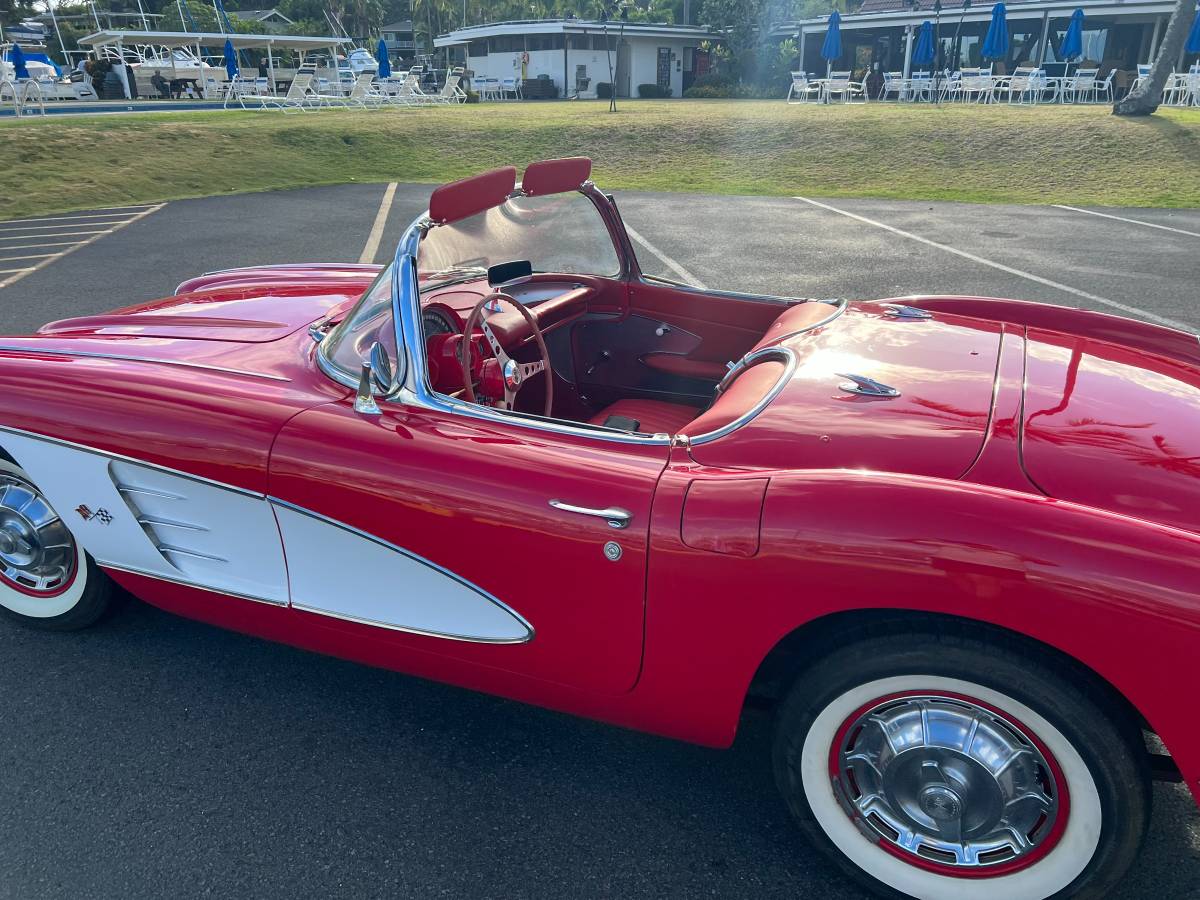 Chevrolet-Corvette-convertible-1960-red-4