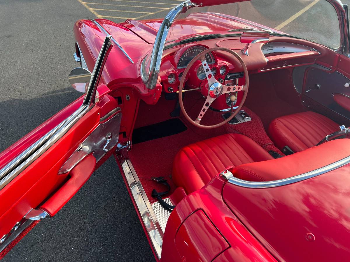 Chevrolet-Corvette-convertible-1960-red-5