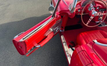Chevrolet-Corvette-convertible-1960-red-7