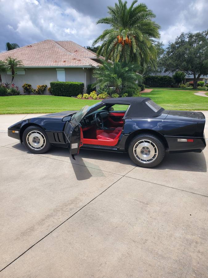 Chevrolet-Corvette-convertible-1987-black-1