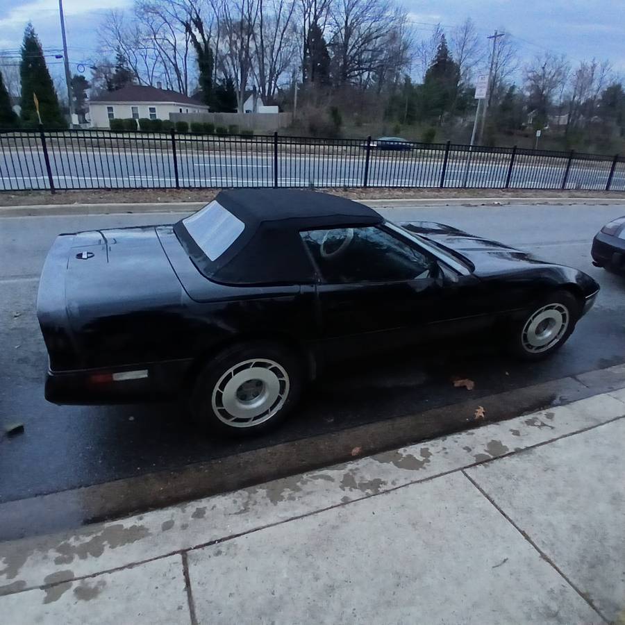 Chevrolet-Corvette-convertible-1987-black