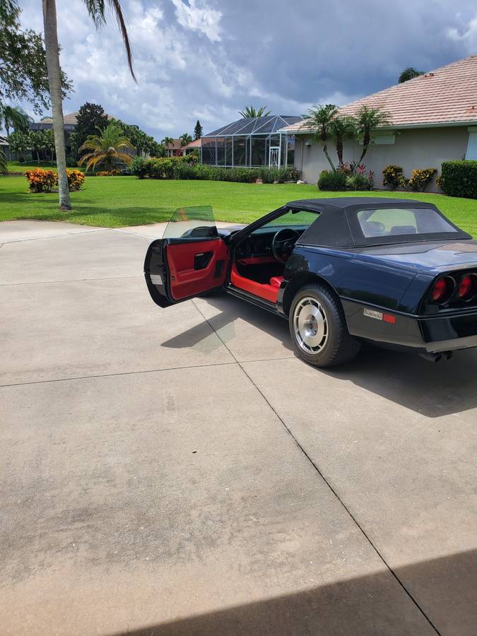 Chevrolet-Corvette-convertible-1987-black-2
