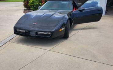 Chevrolet-Corvette-convertible-1987-black