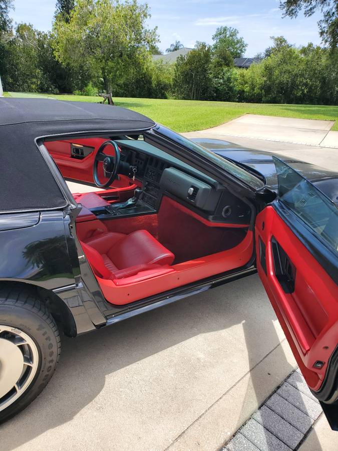 Chevrolet-Corvette-convertible-1987-black-4