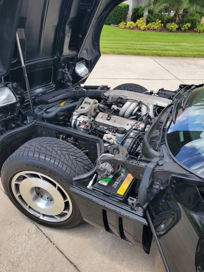 Chevrolet-Corvette-convertible-1987-black-5