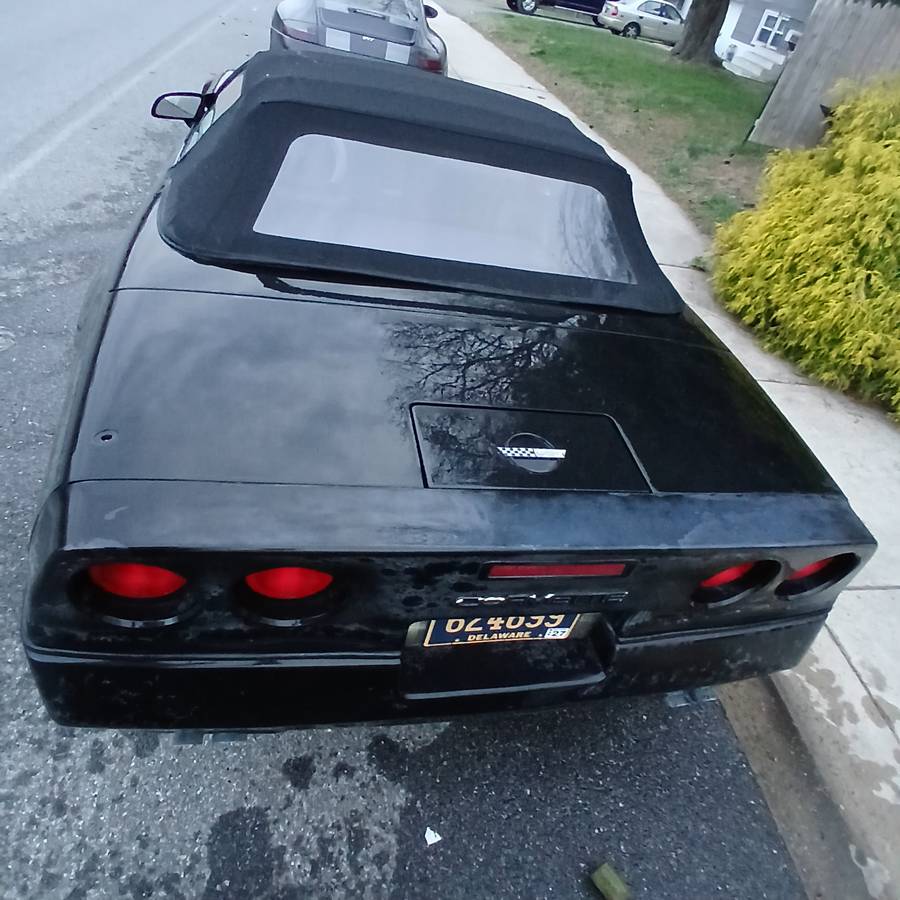 Chevrolet-Corvette-convertible-1987-black-9