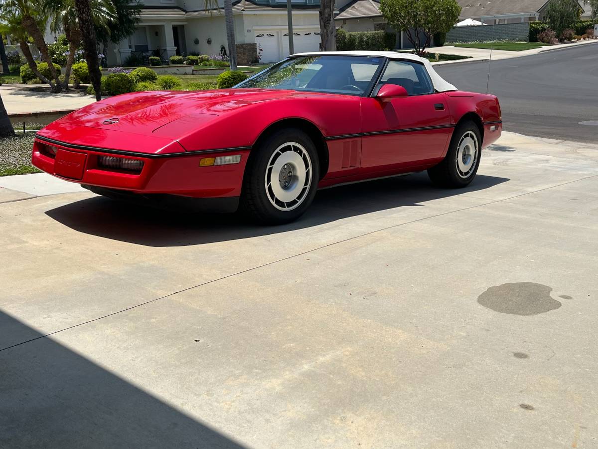 Chevrolet-Corvette-convertible-1987-red-2
