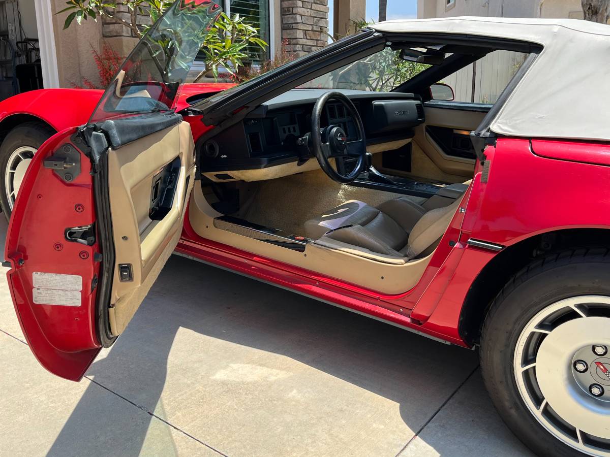 Chevrolet-Corvette-convertible-1987-red-3