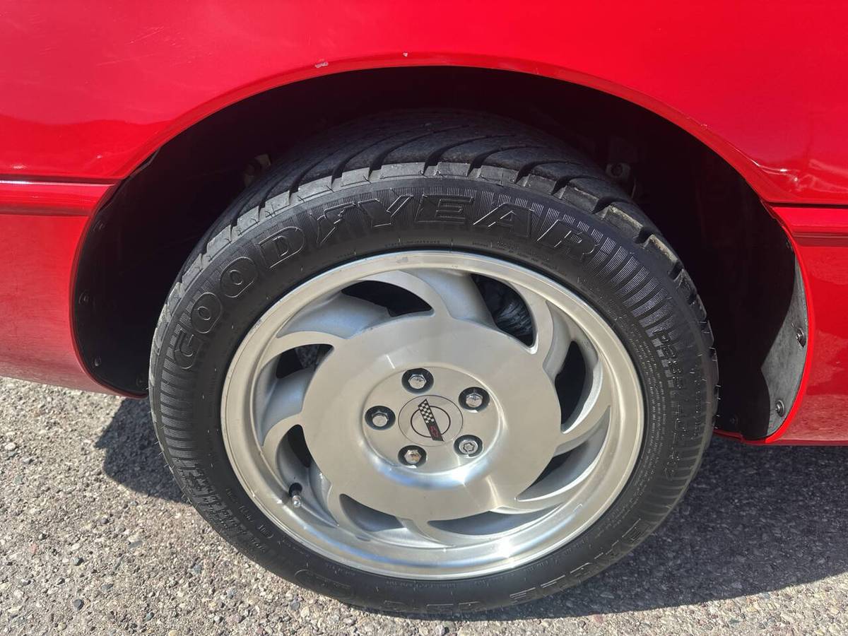 Chevrolet-Corvette-corvette-amp-convertible-1994-red-9